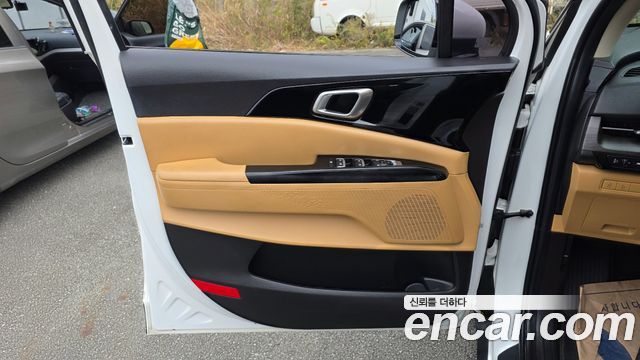 Kia Canival 2023 — photo 14