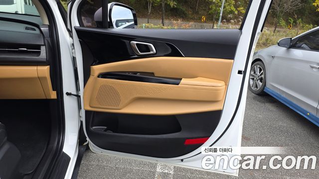 Kia Canival 2023 — photo 15