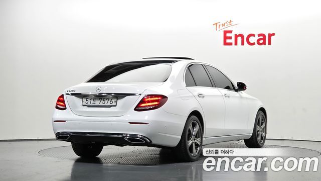 Mercedes-Benz E-Class 2019 — photo 2