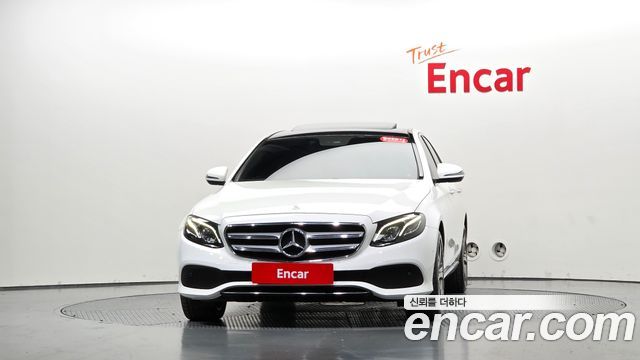 Mercedes-Benz E-Class 2019 — photo 3