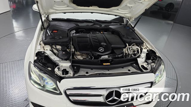 Mercedes-Benz E-Class 2019 — photo 6