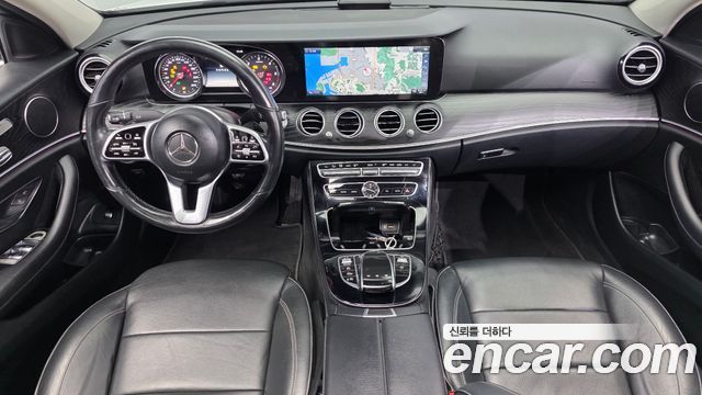 Mercedes-Benz E-Class 2019 — photo 10