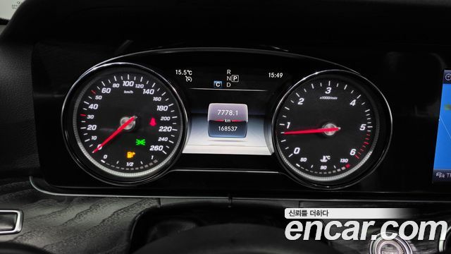 Mercedes-Benz E-Class 2019 — photo 11