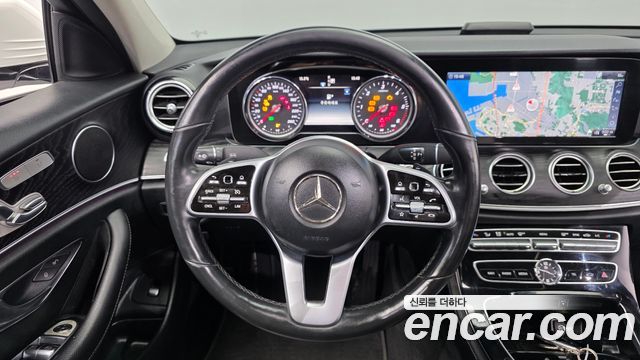 Mercedes-Benz E-Class 2019 — photo 19