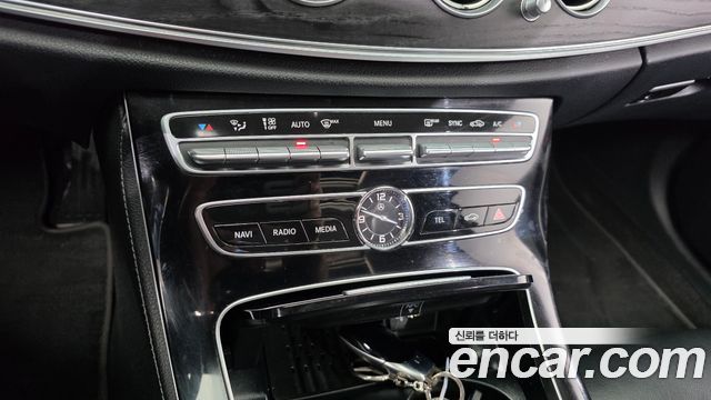 Mercedes-Benz E-Class 2019 — photo 23
