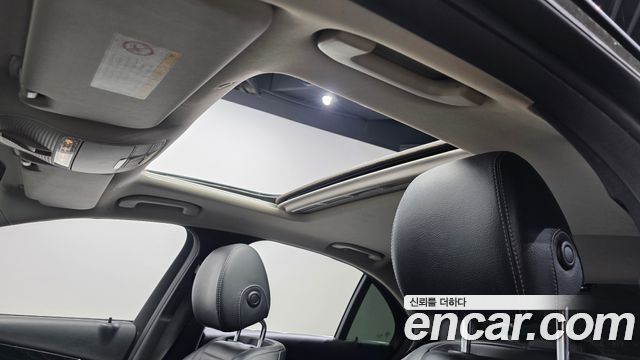 Mercedes-Benz E-Class 2019 — photo 25