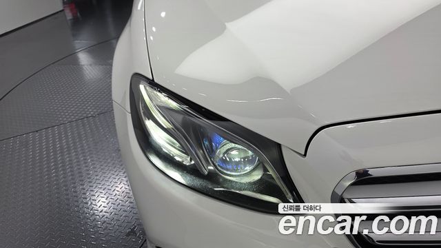 Mercedes-Benz E-Class 2019 — photo 8