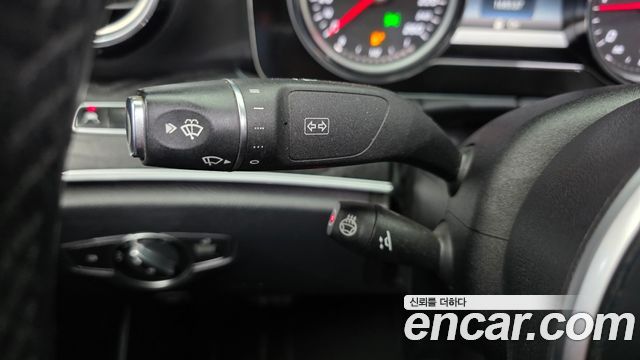 Mercedes-Benz E-Class 2019 — photo 28