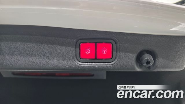 Mercedes-Benz E-Class 2019 — photo 33