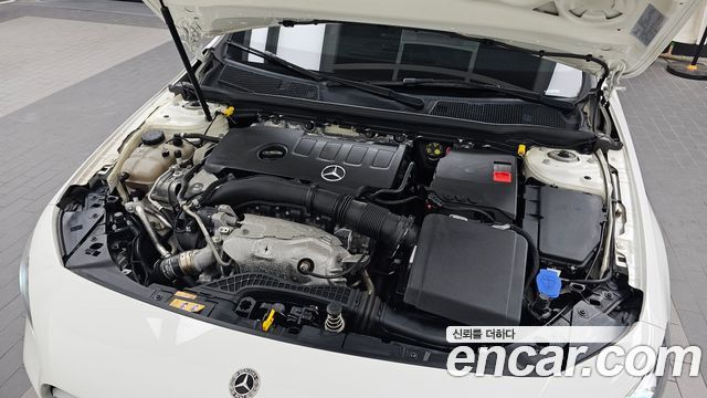 Mercedes-Benz A-Class 2022 — photo 6