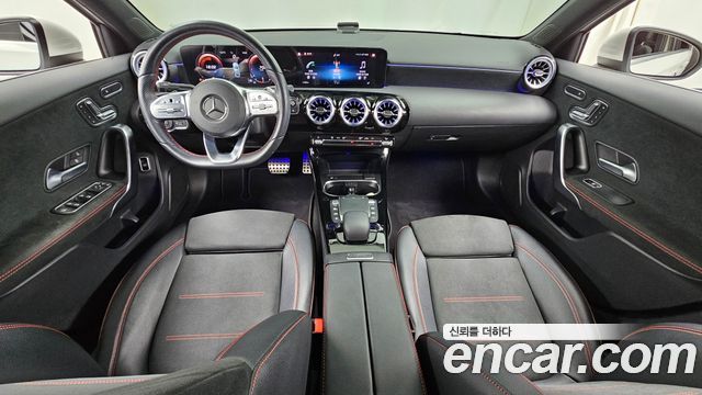 Mercedes-Benz A-Class 2022 — photo 10