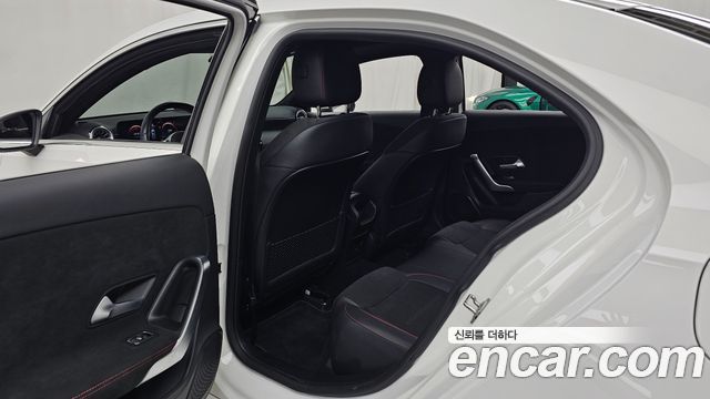 Mercedes-Benz A-Class 2022 — photo 17