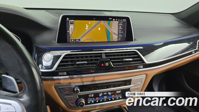 BMW 7-Series 2020 — photo 12