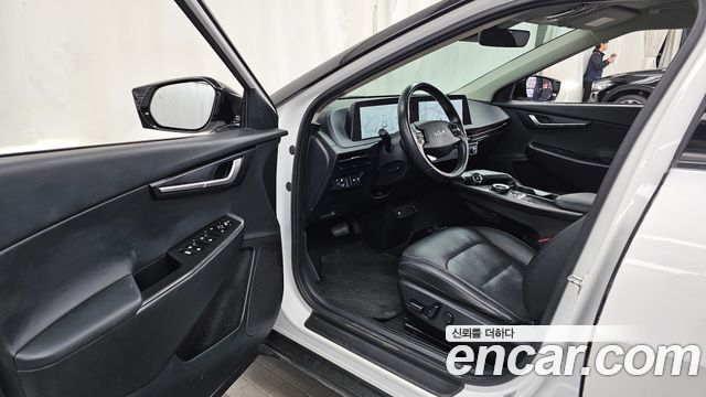 Kia EV6 2023 — photo 10