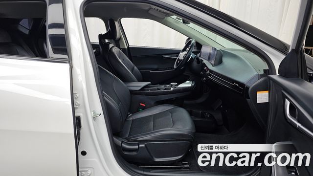 Kia EV6 2023 — photo 11