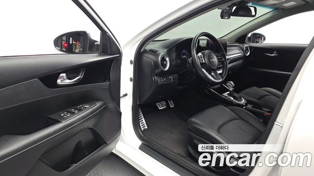 Kia K3 2023 — photo 13