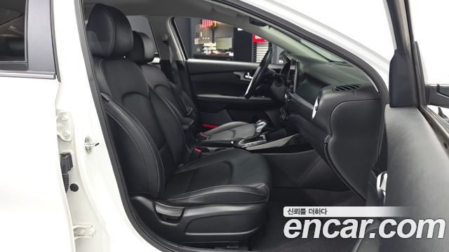 Kia K3 2023 — photo 17