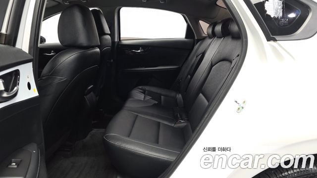 Kia K3 2023 — photo 16