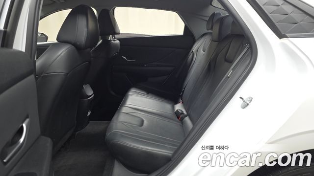 Hyundai AVANTE 2024 — photo 17