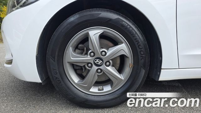 Hyundai AVANTE 2016 — photo 5