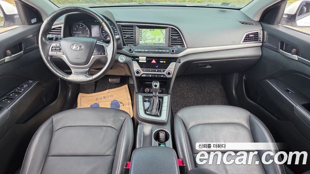 Hyundai AVANTE 2016 — photo 10