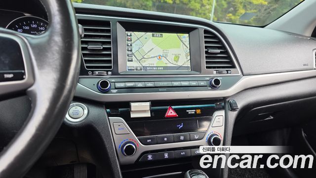 Hyundai AVANTE 2016 — photo 18