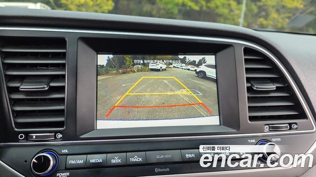 Hyundai AVANTE 2016 — photo 20
