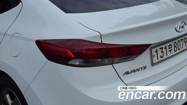 Hyundai AVANTE 2016 — photo 9