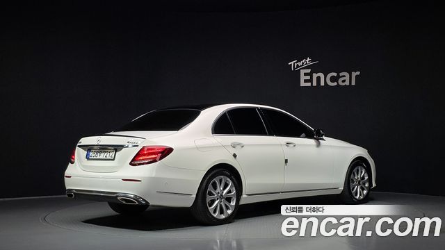 Mercedes-Benz E-Class 2019 — photo 2