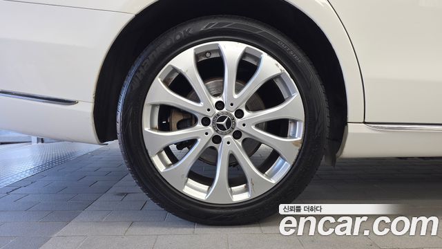 Mercedes-Benz E-Class 2019 — photo 5