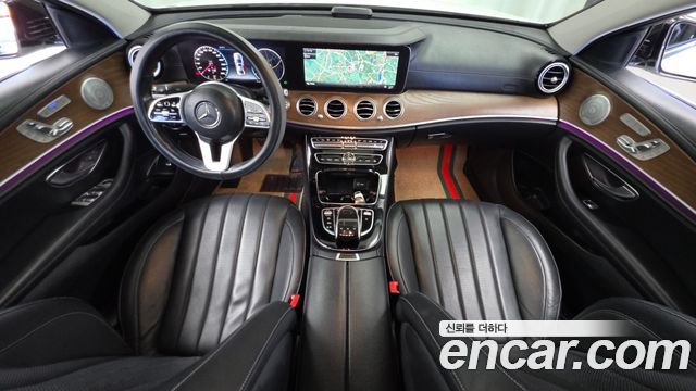Mercedes-Benz E-Class 2019 — photo 10