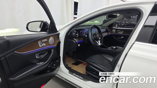 Mercedes-Benz E-Class 2019 — photo 13