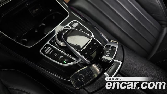 Mercedes-Benz E-Class 2019 — photo 21