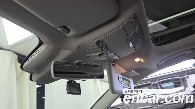 Mercedes-Benz E-Class 2019 — photo 25