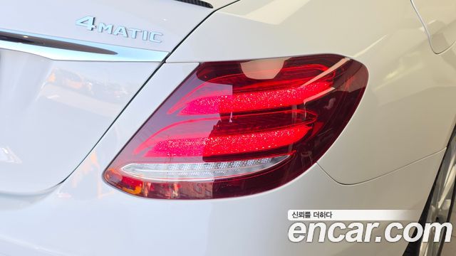 Mercedes-Benz E-Class 2019 — photo 9