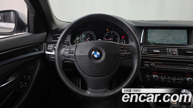 BMW 5-Series 2014 — photo 13