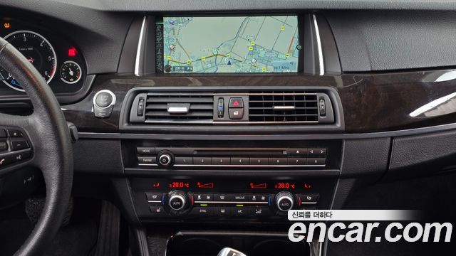 BMW 5-Series 2014 — photo 14