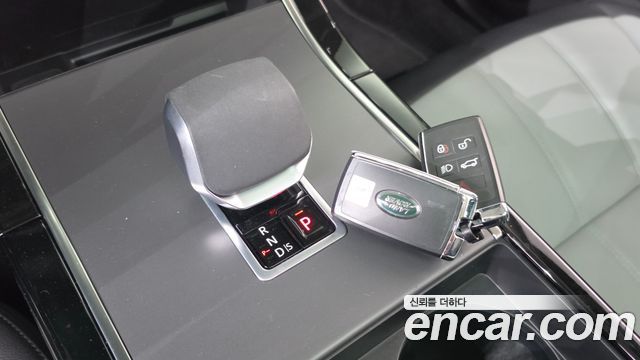 Land Rover Range Rover Evoque 2025 — photo 9