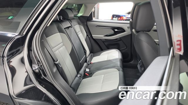 Land Rover Range Rover Evoque 2025 — photo 12