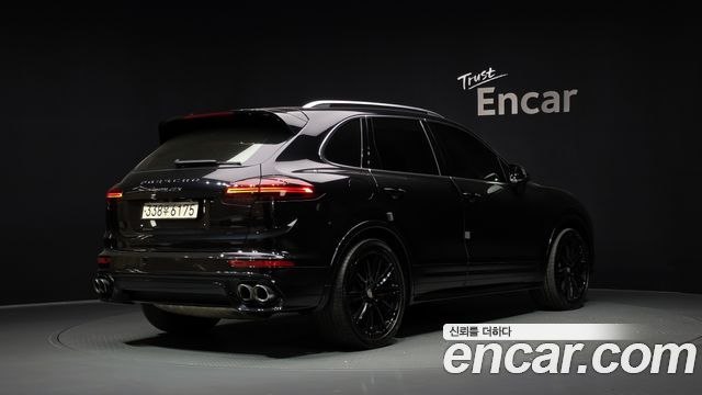 Porsche Cayenne 2016 — photo 2