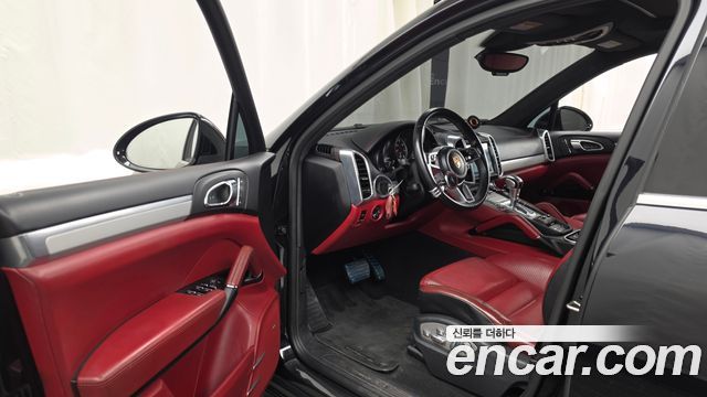 Porsche Cayenne 2016 — photo 10
