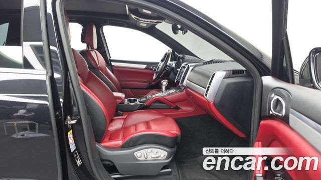 Porsche Cayenne 2016 — photo 11