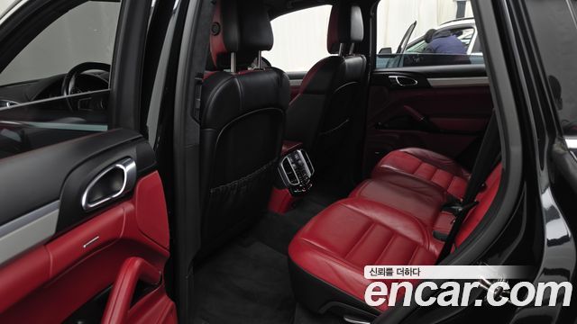 Porsche Cayenne 2016 — photo 12
