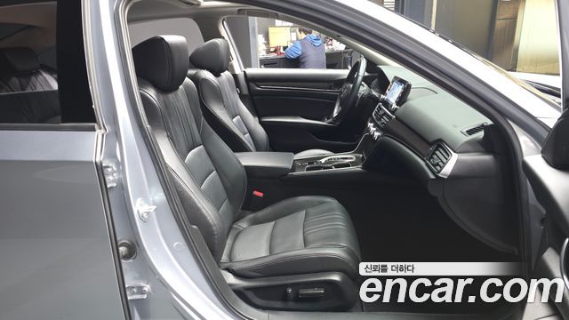 Honda Accord 2021 — photo 17