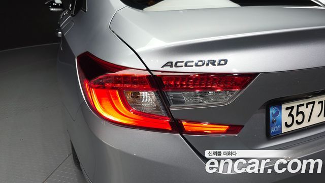 Honda Accord 2021 — photo 9