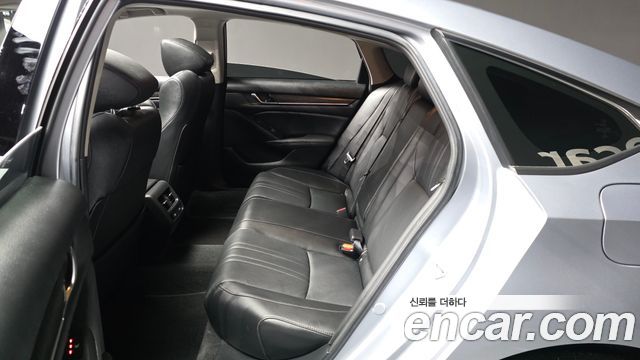 Honda Accord 2021 — photo 16