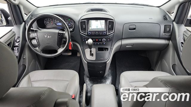 Hyundai Starex 2019 — photo 10