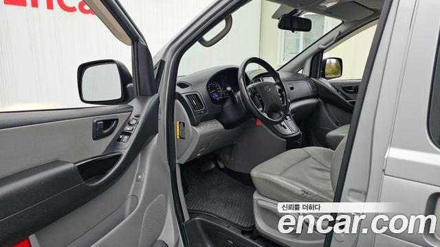 Hyundai Starex 2019 — photo 13