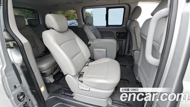 Hyundai Starex 2019 — photo 17