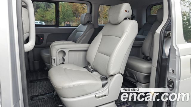 Hyundai Starex 2019 — photo 18